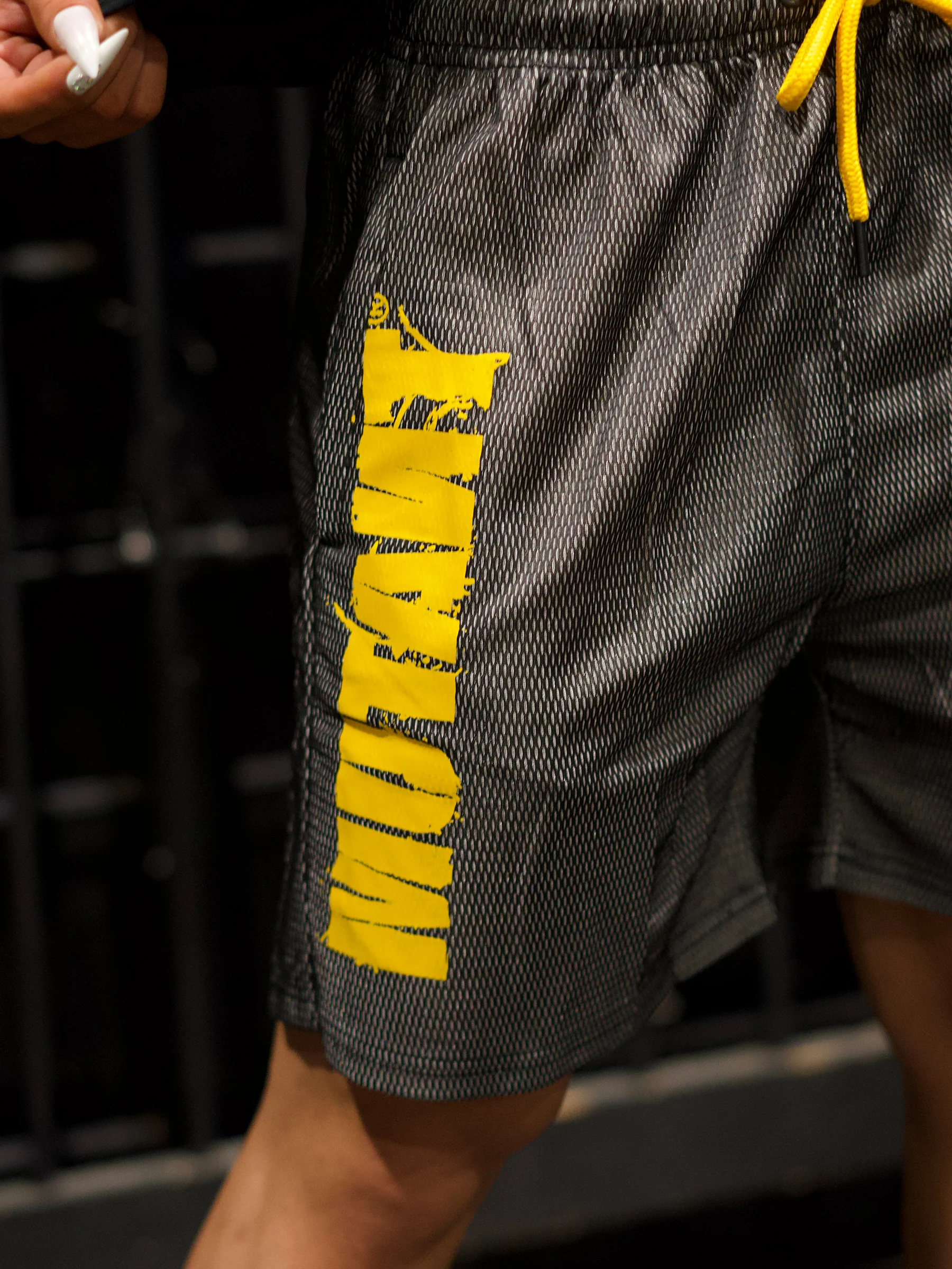 MUTANTĀ® BORN HARDCORE 5ā GYM SHORTS (BLACK & YELLOW) - Image 12