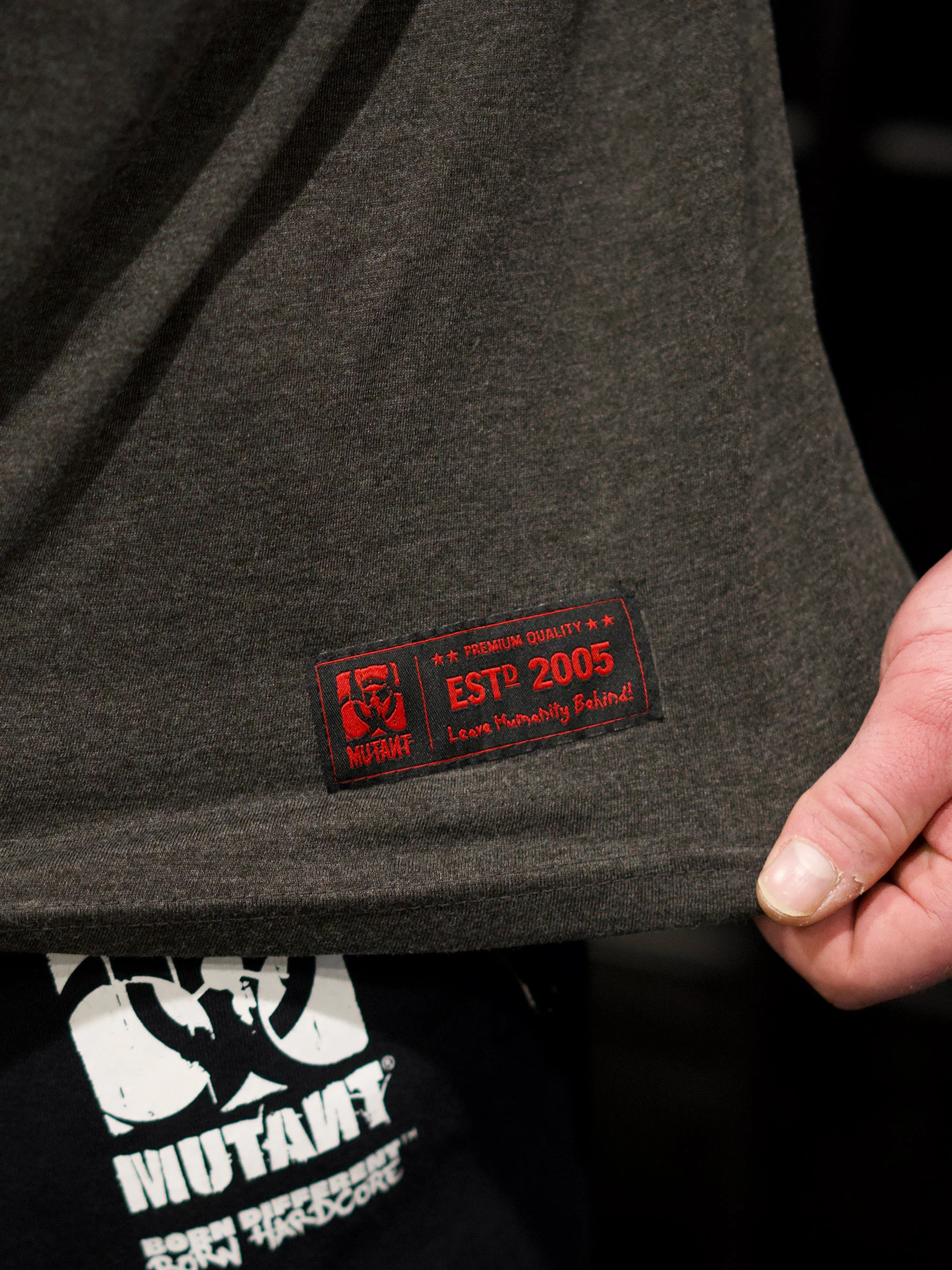 MUTANTĀ® BORN HARDCORE SKULL GYM T-SHIRT (GREY) - Image 7
